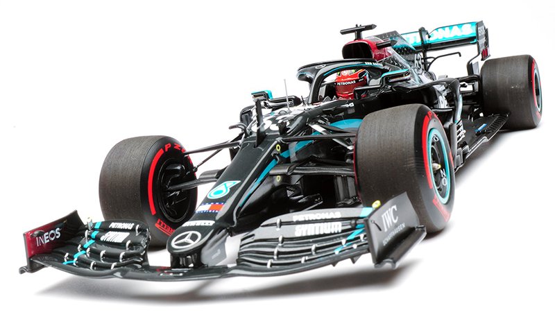 Minichamps 1-18 and russell 2020 mercedes f1 w11 sakhir front 2